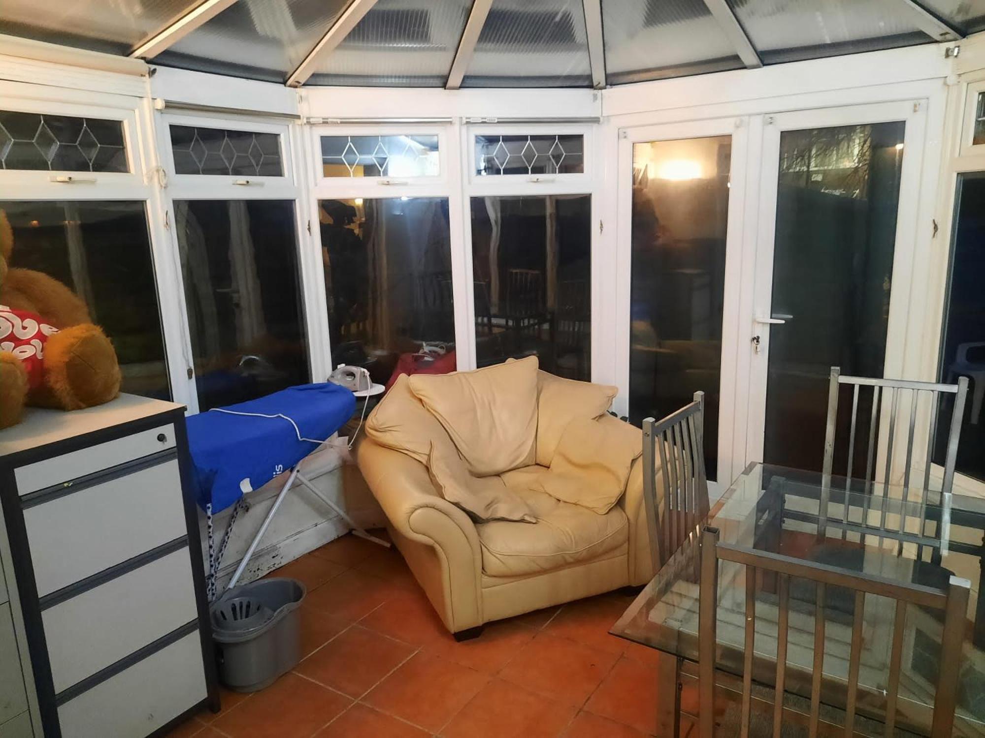 Home Away In A Close Thamesmead  Экстерьер фото