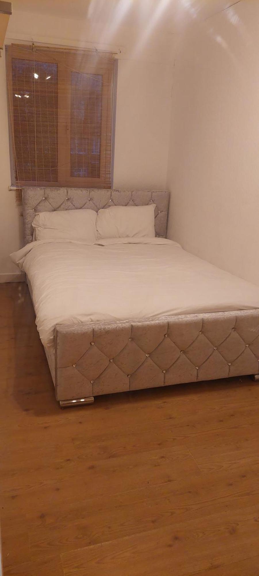 Home Away In A Close Thamesmead  Экстерьер фото